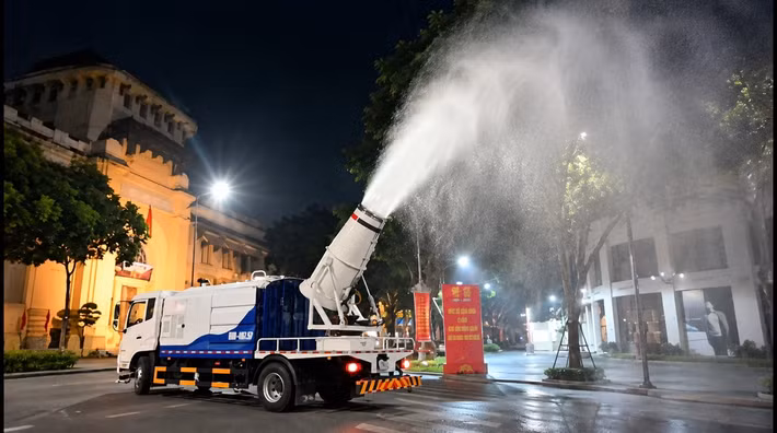 Để bảo đảm công tác vận hành, các chi nhánh URENCO 1, 2, 3 và 4 bố trí nhân sự tham gia đào tạo, thực hành điều khiển phương tiện. Bộ phận chuyên môn đồng thời tổ chức kiểm tra, giám sát và đôn đốc các đơn vị trong suốt quá trình thực hiện. Thông qua hoạt động này, đơn vị hướng tới chuẩn hóa quy trình vận hành, nâng cao kỹ năng cho người lao động và xác định phương án sử dụng thiết bị phù hợp với đặc điểm từng tuyến đường.