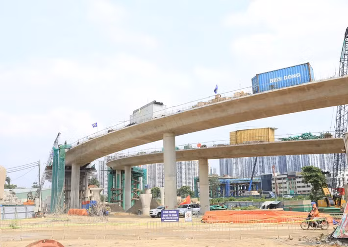 Công trình cũng được kỳ vọng tạo điều kiện thuận lợi hơn cho việc đi lại, vận chuyển hàng hóa và kết nối giữa các khu dân cư, khu đô thị tại khu vực Tây Mỗ, An Khánh cùng những địa bàn lân cận. Tuy nhiên, mức độ cải thiện giao thông còn phụ thuộc vào tiến độ hoàn thiện các tuyến đường kết nối, tổ chức phân luồng và khả năng đáp ứng của toàn bộ mạng lưới hạ tầng khu vực.
