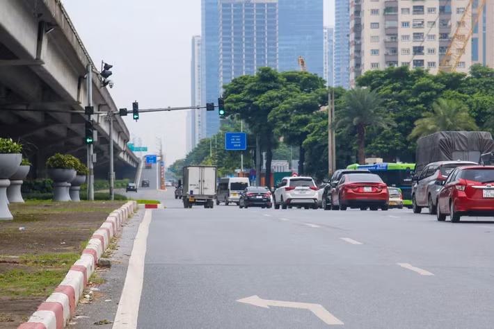Lực lượng chức năng đồng thời tăng cường tuần tra, kiểm soát, đặc biệt đối với hoạt động vận tải hành khách, nhằm kịp thời phát hiện và xử lý các hành vi vi phạm.