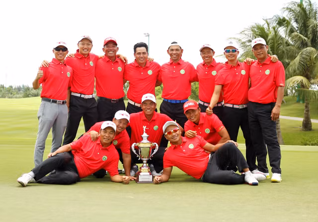 Doi golf mien Nam vo dich Cup Doc Lap