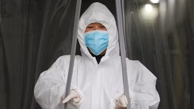 Khau trang - tu mieng gac y te den vat bat ly than sau vu virus corona