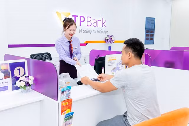 TPBank báo lợi nhuận 9 tháng 2.400 tỷ đồng nhưng cổ phiếu vẫn đi ngang TPBank bao loi nhuan 9 thang 2.400 ty dong nhung co phieu van di ngang