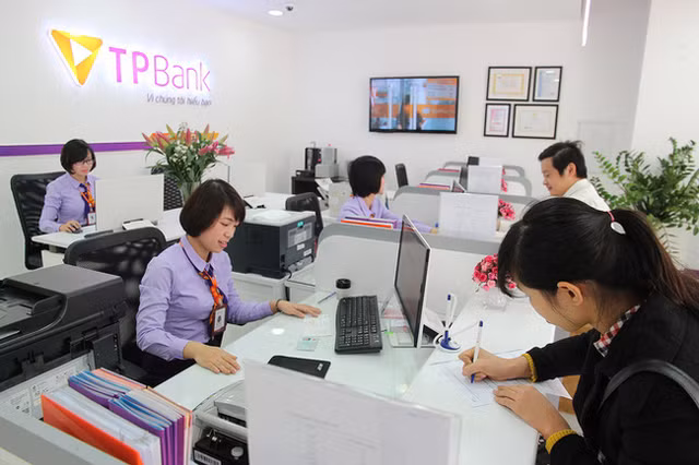 Gánh nặng nợ xấu từ cho vay mua ôtô, TienPhongBank chuyển hướng cho vay Ganh nang no xau tu cho vay mua oto, TienPhongBank chuyen huong cho vay