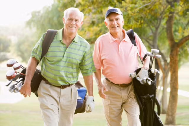 Khi đã lớn tuổi, bạn điều chỉnh cách chơi golf thế nào? Khi da lon tuoi, ban dieu chinh cach choi golf the nao?