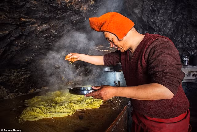 Khung cảnh kinh ngạc ở những nơi hẻo lánh nhất thế giới giữa mùa đông - Hình 12 Khung canh kinh ngac o nhung noi heo lanh nhat the gioi giua mua dong-Hinh-12