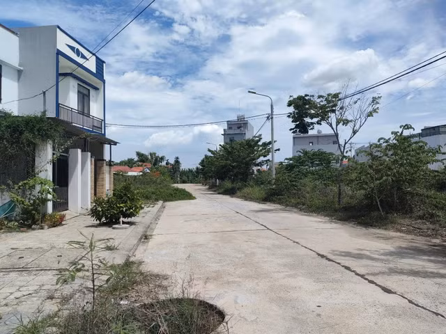 Nhiều dự án bất động sản ở Quảng Nam bị Thanh tra 'tuýt còi' Nhieu du an bat dong san o Quang Nam bi Thanh tra 'tuyt coi'