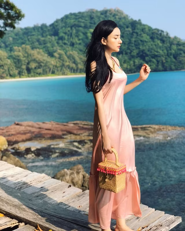 Cuoc song xa hoa cua hot girl Viet tren dat Thai voi dan sieu xe cuc pham-Hinh-8