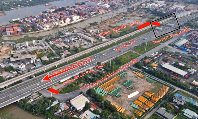 Dân ‘khốn khổ’ vì đường dẫn dưới cầu Rạch Chiếc bị chặn Dan ‘khon kho’ vi duong dan duoi cau Rach Chiec bi chan
