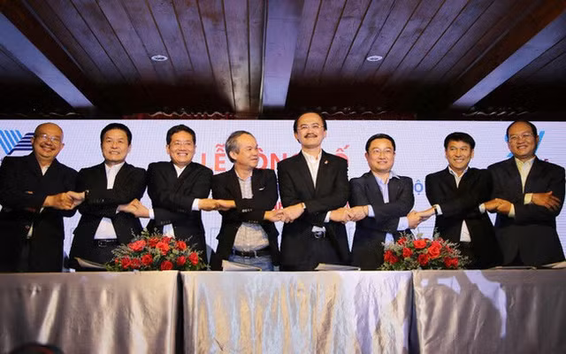 Cà phê Ông Bầu có liên quan gì đến bầu Đức và bầu Thắng? Ca phe Ong Bau co lien quan gi den bau Duc va bau Thang?