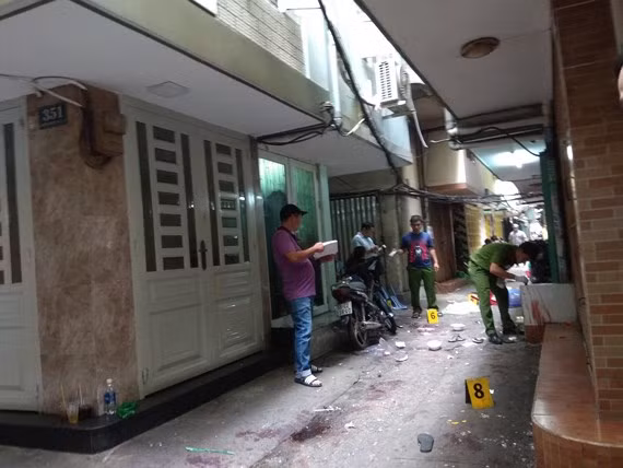 Nghi bị nói xấu, thiếu niên 14 tuổi 'dụ' bạn tới căn nhà rồi dùng đá đánh chết người Nghi bi noi xau, thieu nien 14 tuoi 'du' ban toi can nha roi dung da danh chet nguoi