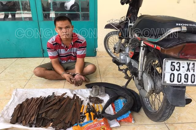 Chủ tiệm sửa xe chuyên đi rải đinh trên quốc lộ 51 trong mùa dịch Covid-19 Chu tiem sua xe chuyen di rai dinh tren quoc lo 51 trong mua dich Covid-19