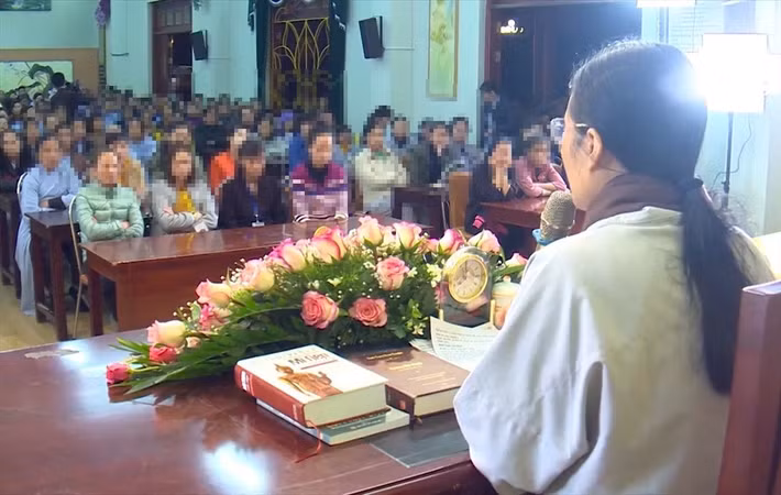 Tối 21/3, Đại đức Thích Trúc Thái Minh, trụ trì chùa Ba Vàng đã trả lời các Phật tử một số thông tin báo chí phản ánh về "truyền bá vong báo oán, thu trăm tỷ mỗi năm". Được biết, trụ trì chùa Ba Vàng, Quảng Ninh cũng đang xin phép các cơ quan chức năng để tổ chức họp báo, trả lời rõ việc báo chí phản ánh chùa truyền bá vong báo oán, mỗi năm thu trăm tỷ đồng. Liên quan đến việc phật tử Phạm Thị Yến của chùa có một số bài nói chuyện trên mạng gây bức xúc trong dư luận, Đại đức Thích Trúc Thái Minh cũng sẽ mời cô Yến để xem có thể về chùa cùng dự họp báo.