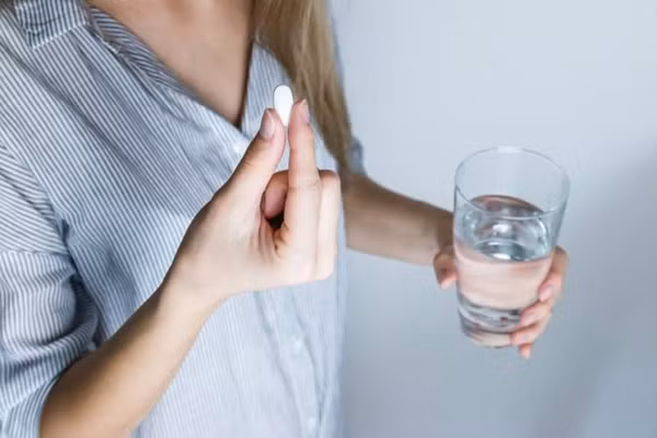 Phá thai. Quan hệ tình dục không an toàn khiến nhiều chị em có thai không mong muốn, buộc phải phá thai. Vậy nhưng, dù phá thai nội khoa hay ngoại khoa đều gây hại tử cung.