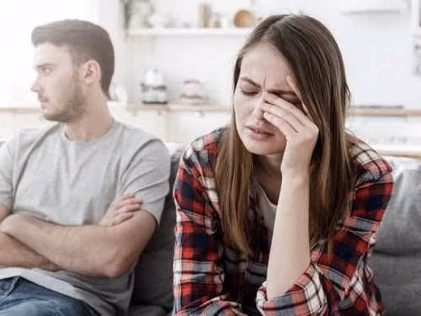 Nếu quan hệ lúc này, vi khuẩn có cơ hội thâm nhập sâu vào tử cung gây bệnh. Tình trạng này sẽ vô cùng nguy hiểm nếu xuất hiện vết thương nhỏ ở nội mạc tử cung.