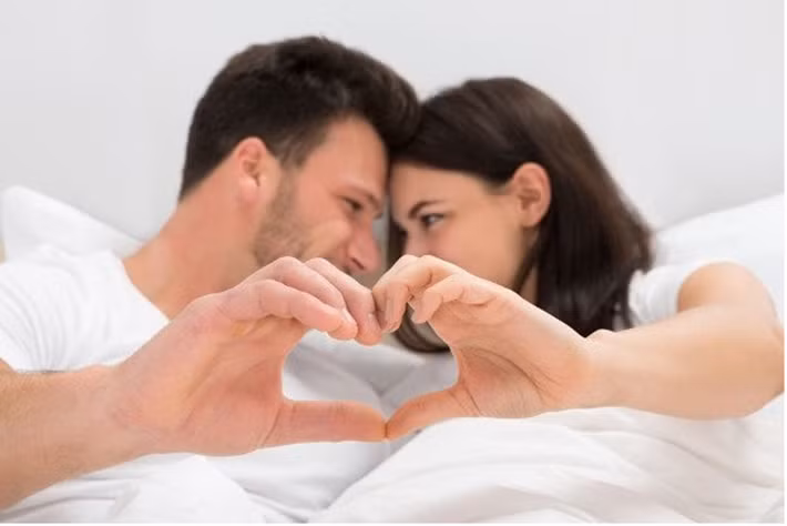 Nghiên cứu chỉ ra, ham muốn tình dục có xu hướng tăng cao vào mùa hè. Điều thú vị là trang phục “mát mẻ” của chị em có tính kích thích nội tiết tố nam cực cao.