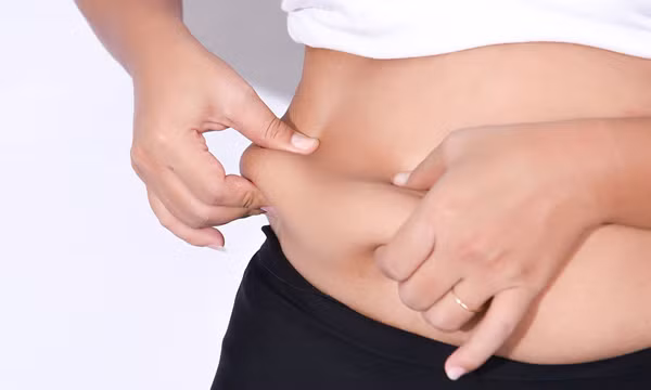 Cổ trướng là biến chứng thường gặp nhất của bệnh xơ gan, ngoài ra còn do một số nguyên nhân khác như: xơ gan mất bù, viêm gan, ung thư gan, nhiễm trùng, các bệnh lý ác tính, giảm albumin máu, suy tim sung huyết, suy thận....