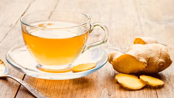 Để nhận được lợi ích sức khỏe của việc đổ mồ hôi, người làm việc trong môi trường máy lạnh nên uống nước gừng để thúc đẩy quá trình tiết mồ hôi. Tắm hoặc ngâm chân trong nước nhiệt độ 40℃ vừa giúp tăng tiết mồ hôi, giảm mệt mỏi. Đặc biệt, uống nước nóng trước khi tập giúp các lỗ chân lông vào trạng thái mở, tăng tiết mồ hôi trong suốt quá trình vận động.