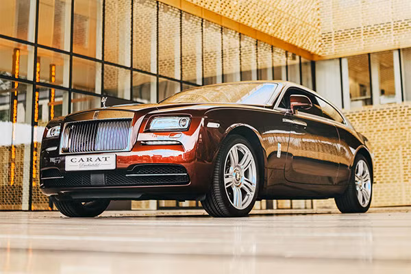 Được xây dựng dựa trên Rolls-Royce Wraith, Rolls-Royce Silver Spectre Shooting Brake là một chiếc xe ba cửa vô cùng sang trọng, gợi nhắc tới "thời kỳ hoàng kim của dòng Shooting Brake trong những năm 1930".