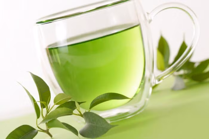 Trà xanh có thể giúp giảm hàm lượng chất béo tổng thể và giảm các dấu hiệu khác của bệnh gan nhiễm mỡ không do rượu (NAFLD). Ảnh: medicalnewstoday.