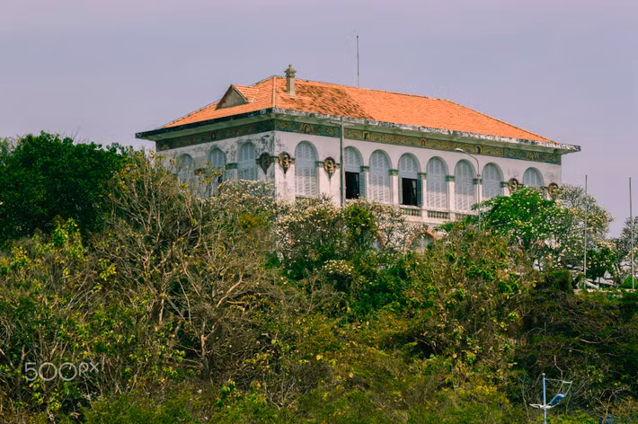 Bạch Dinh, dinh thự cổ nổi tiếng trên núi Lớn Vũng Tàu. Ảnh: Charles Dean / 500px.com.