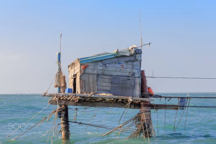 Túp lều trên biển của người ngư dân Vũng Tàu. Ảnh: Manfred Münzl / 500px.com.