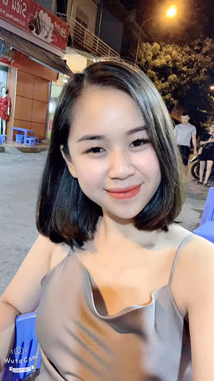  2. Tú bà 18 tuổi ở Nghệ An: Chiều 30/7/2019, Công an tỉnh Nghệ An nhận được thông tin Hồ Thị Thúy Hằng (SN 2001) trú tại khối 9, phường Lê Lợi, TP Vinh thực hiện giao dịch với khách hàng tổ chức mua bán dâm tại khách sạn Thủy Hiếu, TX Cửa Lò.