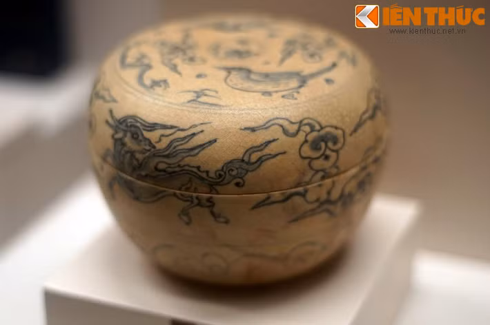 Hộp gốm Chu Đậu có hình kỳ lân. Sau mấy trăm năm mờ nhạt, đến những năm 2000, các lò gốm Chu Đậu đã sôi động trở lại. Ngay sau lô sản phẩm đầu tiên xuất lò vào năm 2003, gốm Chu Đậu đã trở lại thị trường trong nước và được xúc tiến xuất khẩu sang nhiều nước trên thế giới.
