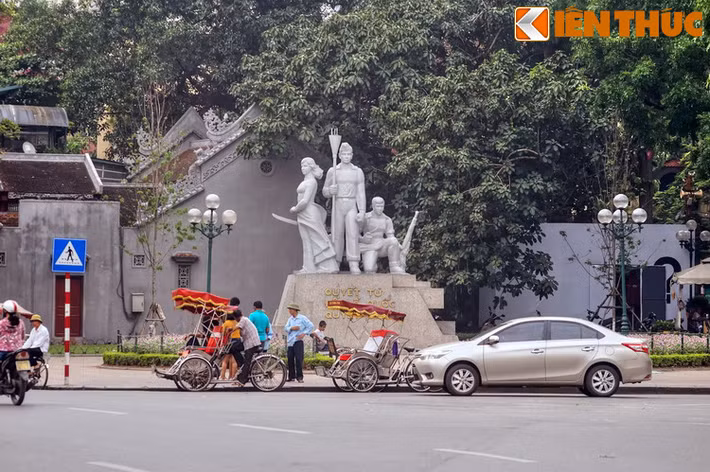 Có thể nói, tượng đài Quyết tử là một công trình mang tính tượng trưng cao, thể hiện tinh thần bất khuất, ý chí dũng cảm của quân và dân thủ đô trong một giai đoạn đặc biệt của lịch sử dân tộc. Đây cũng là một địa danh đã ghi dấu trong ký ức của nhiều người Hà Nội...