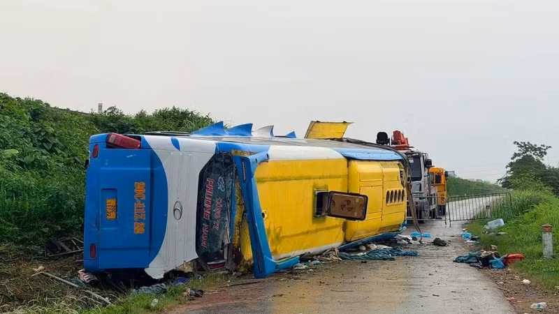 Chính phủ yêu cầu khẩn trương xử lý vụ tai nạn ô tô thảm khốc tại Hà Nội