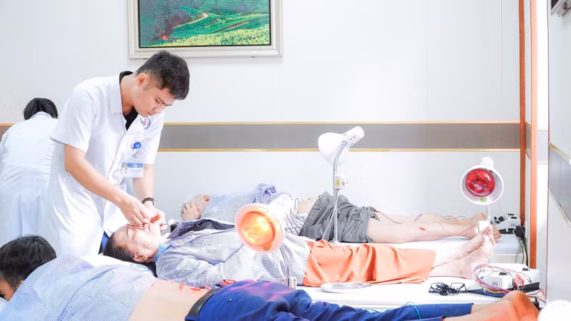 Thời tiết chuyển mùa: Nguy cơ đột quỵ tăng cao, cần cảnh giác