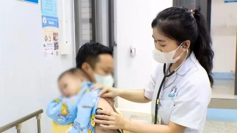 Cúm A ở trẻ nhỏ có thể gây biến chứng nguy hiểm như viêm phổi
