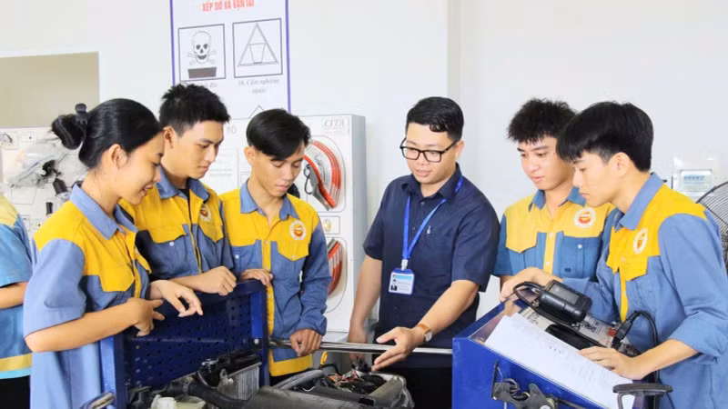 Chính sách tuyển sinh nghề nghiệp hướng tới tự chủ và công khai