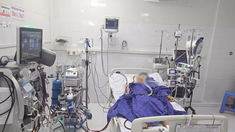 Bị cảm cúm nhẹ, nam bệnh nhân mắc suy hô hấp nặng