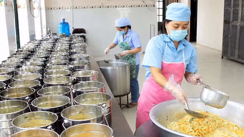 Hà Nội đưa dữ liệu bữa ăn bán trú lên nền tảng số