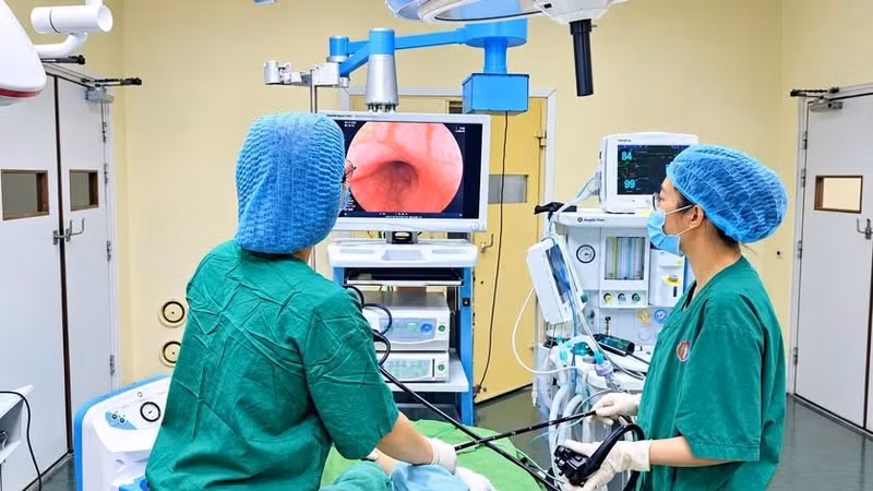 Bé 33 tháng tuổi nhập viện cấp cứu do uống nhầm thuốc nhuộm tóc