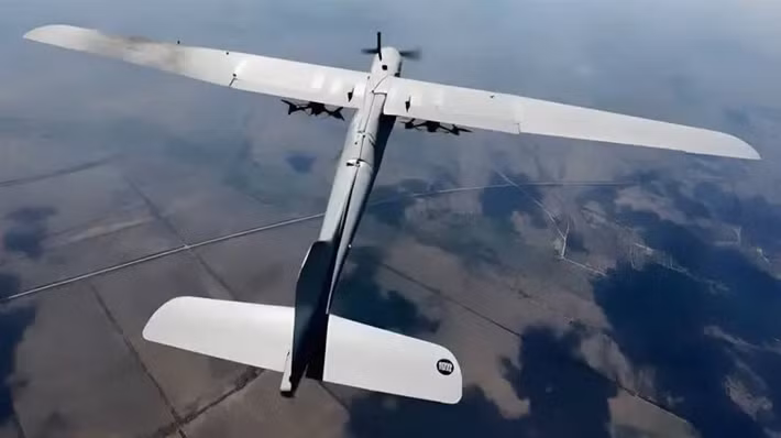 Trong khi đó trên chiến trường Ukraine, RFAF đã bắt đầu tích cực áp dụng một chiến thuật mới trong các cuộc tấn công vào các vị trí của AFU, bằng cách sử dụng UAV FPV được phóng từ các UAV lớn hơn. Các nguồn tin quân sự Ukraine đã đưa tin về điều này.