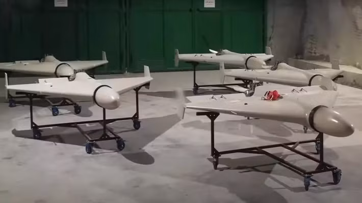 Thứ hai, các cuộc tấn công của UAV tấn công tự sát sẽ được đồng bộ hóa với các cuộc tấn công tên lửa, buộc đối phương phải lựa chọn xem đánh chặn tên lửa hay UAV?