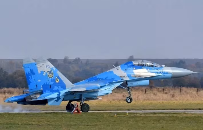 Thực tế là các máy bay chiến đấu Su-27 của Không quân Ukraine, đã không được sử dụng cho các cuộc tấn công ném bom, mà dùng cho nhiệm vụ đánh chặn phòng không, hiện đang chủ yếu săn lùng các tên lửa hành trình và UAV tấn công Geranium của Nga; nên rất có thể nó là nạn nhân của một chiếc UAV Gerans, mang tên lửa không đối không R-60.