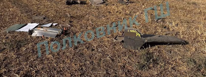 “Đây là một vấn đề nghiêm trọng đối với chúng tôi. Các UAV sử dụng kiểu điều khiển này (qua mạng Internet Starlink), không bị chế áp bởi tác chiến điện tử và có thể đánh trúng mục tiêu một cách chính xác dưới sự điều khiển của người vận hành từ Nga", ông Beskrestnov cho biết thêm.