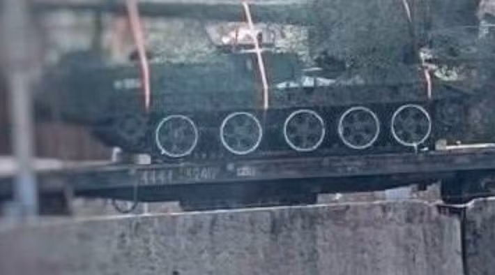 Các chuyên gia từ tạp chí Defence Express của Ukraine ước tính, Triều Tiên đã thực hiện ít nhất 4 đợt chuyển giao pháo Koksan cho Nga kể từ cuối năm 2024. Tính đến tháng 5/2025, có tới 200 khẩu pháo Koksan có khả năng được triển khai dọc theo mặt trận, đặc biệt là ở phía bắc bán đảo Crimea.