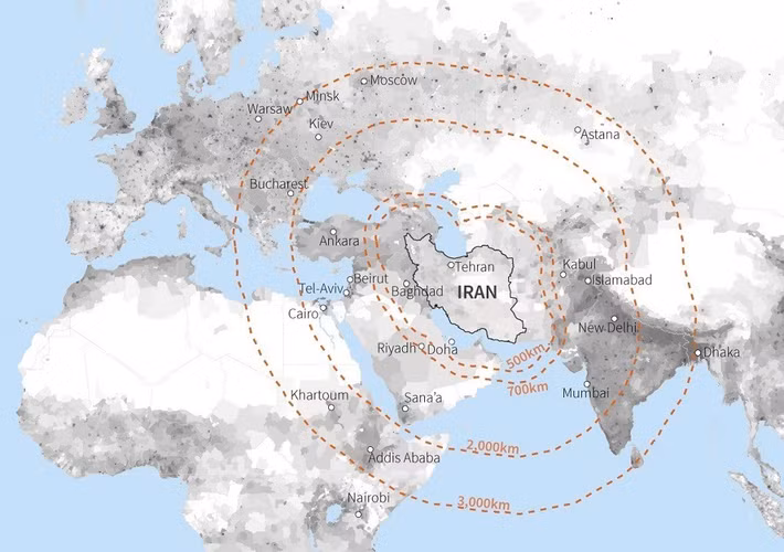 Tờ Wall Street Journal của Mỹ, đưa tin Iran đang nhắm mục tiêu vào các cơ sở hạ tầng trọng yếu ở các quốc gia vùng Vịnh Ba Tư, nhằm mục đích đe dọa tâm lý người dân đồng thời gây thiệt hại kinh tế, bằng cách sử dụng các loại vũ khí “tương đối rẻ tiền”. Tờ báo này cho rằng Iran đang sao chép chiến thuật mà Quân đội Nga đã sử dụng trong cuộc xung đột ở Ukraine.