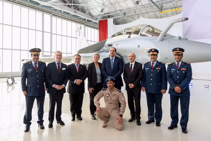Lý do chính khiến Qatar chi nhiều tiền mua máy bay chiến đấu từ Pháp, là để phòng vệ trước Israel, quốc gia được trang bị máy bay chiến đấu F-35I. Xét cho cùng, Qatar có mối quan hệ rất tốt với các nước láng giềng vùng Vịnh, kể cả Iran. ​​Đài truyền hình Al Jazeera của Qatar, gần như là "cơ quan ngôn luận" của các nước Trung Đông.