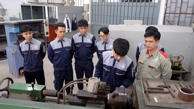 Học nghề tại Trường trung cấp nghề Giao thông công chính Hà Nội. Ảnh giaoducthoidai.vn