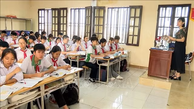 Kỳ thi tuyển sinh vào lớp 10, năm học 2026 - 2027, tiếng Anh là môn thi thứ 3 được tỉnh Hưng Yên lựa chọn. Ảnh: Thế Duyệt/TTXVN