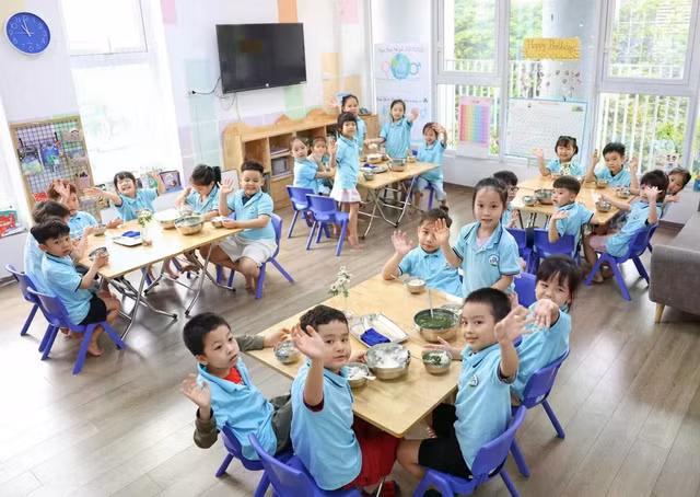 Từ năm học 2026-2027, Hà Nội nâng mức hỗ trợ bữa ăn bán trú cho học sinh tiểu học. Ảnh: MOET