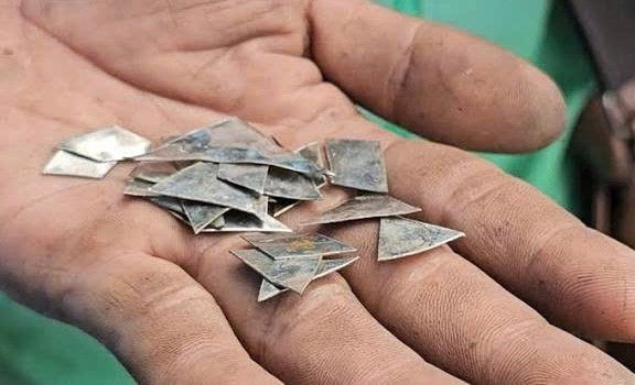 Lực lượng CSGT và các các đơn vị có liên quan vẫn đang tiếp tục ra quân nhằm đảm bảo trật tự ATGT trên các tuyến đường ở TP HCM. Nhiều người đi đường "thở phào" nhẹ nhõm vì hiểm hoạ do kẻ xấu tạo ra đã được hạn chế.