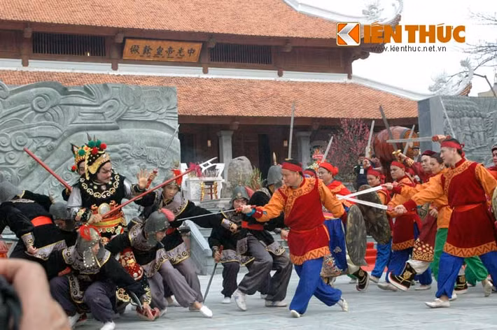 Dưới sự chỉ huy tài tình của người anh hùng áo vải Quang Trung- Nguyễn Huệ, 29 vạn quân xâm lược đã bị quét sạch khỏi bờ cõi nước ta.