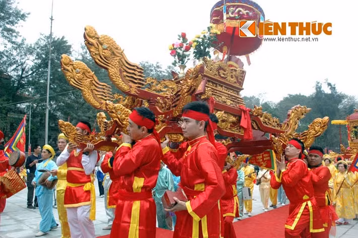 ...226 năm trước, người anh hùng áo vải Quang Trung - Nguyễn Huệ đã tiến quân ra kinh thành Thăng Long, đánh tan 29 vạn quân Thanh xâm lược.