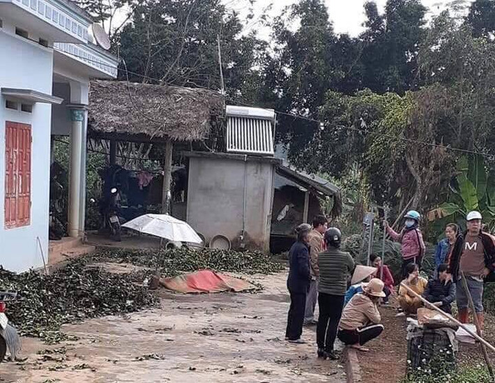 Sử dụng heroin và ma tuý đá nhiều lần rồi cầm dao chém 6 người thương vong: Khoảng 5h sáng 26/12, Hoàng Văn Chín (SN 1976, trú xóm Lương Bình 2, xã Sơn Phú, huyện Định Hoá, tỉnh Thái Nguyên) dùng dao chém 5 người tử vong, 1 người bị thương tại xóm Lương Bình 2, xã Sơn Phú, huyện Định Hóa rồi lẩn trốn trên núi gần địa phương nơi gây án.