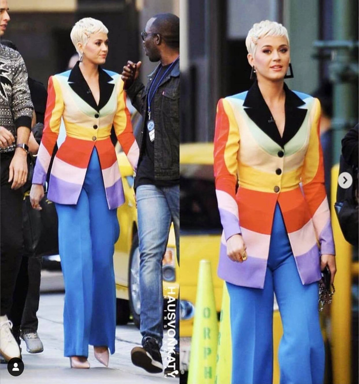 Khi dạo phố, nữ siêu sao cũng diện bộ vest cách điệu màu cực nổi bật của NTK Công Trí.